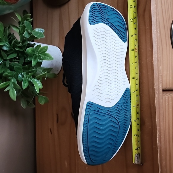 VESSI Size 9 Everyday Move Sneaker - Picture 12 of 12